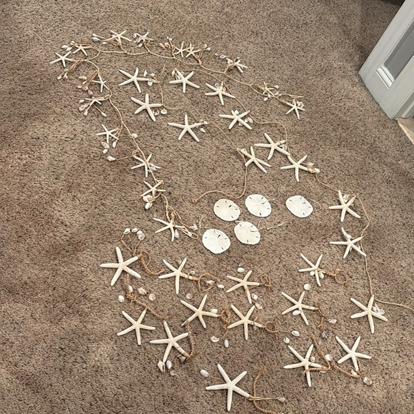 Christmas Tree Seashell Starfish Sand Dollar Ornaments and Garland - Picture 7 of 8